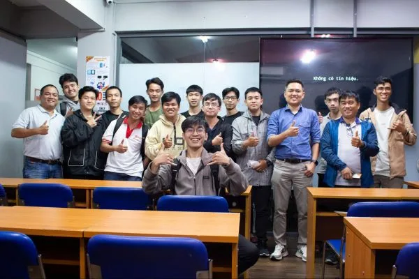 Đồng hành cùng các bạn sinh viên FPT Jetking