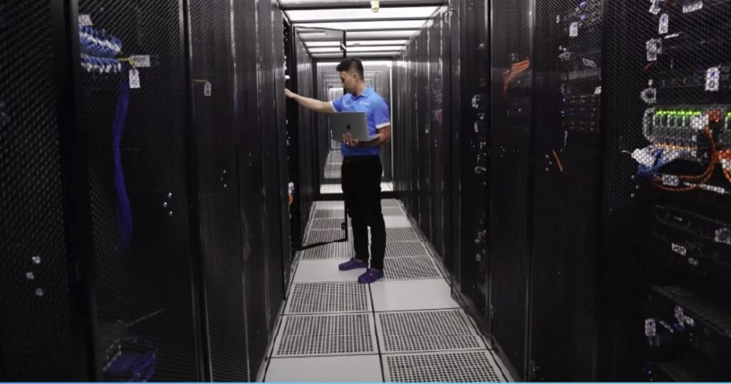 Bạn nên lựa chọn chọn VPS có Data Center (DC) đặt gần vị trí máy chủ của sàn giao dịch
