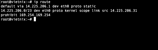 Kiểm tra bảng định tuyến và xác định gateway của hệ thống